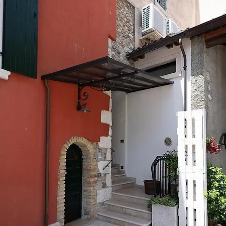 Casa Rossa - Regarda Travel