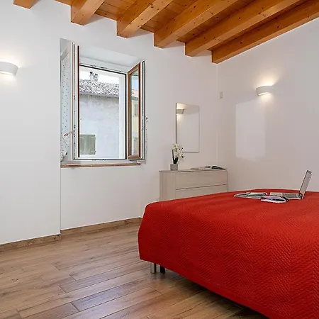 Casa Rossa - Regarda Travel