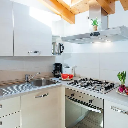 Casa Rossa - Regarda Travel * Bardolino