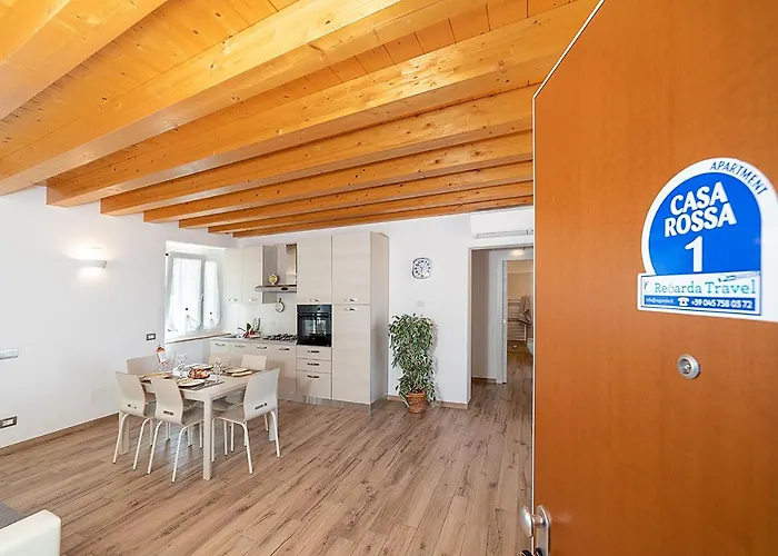 Vakantiehuis Casa Rossa - Regarda Travel *