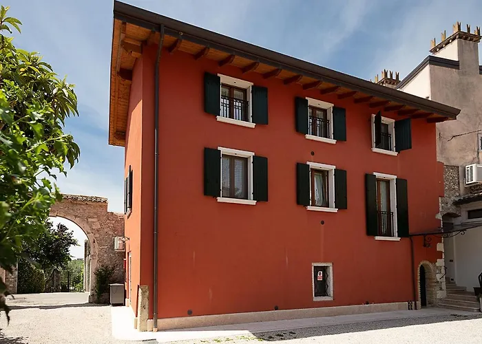 Casa Rossa - Regarda Travel Vakantiehuis *