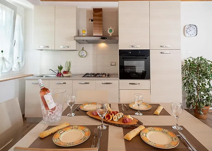 Casa Rossa - Regarda Travel Bardolino