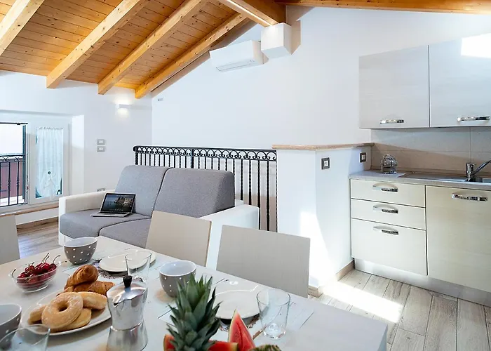 Vakantiehuis Casa Rossa - Regarda Travel *