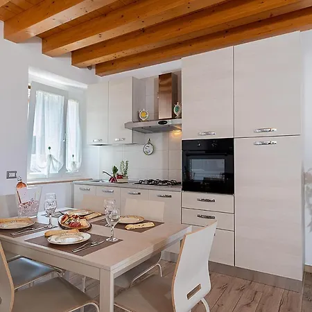 Casa vacanze Casa Rossa - Regarda Travel Bardolino