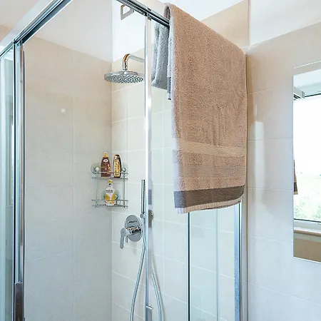 Casa Rossa - Regarda Travel バルドリーノ