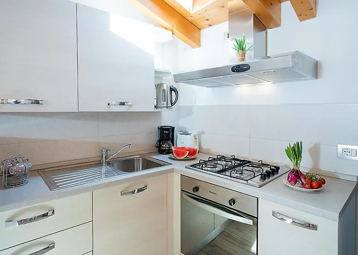 Casa Rossa - Regarda Travel * Bardolino